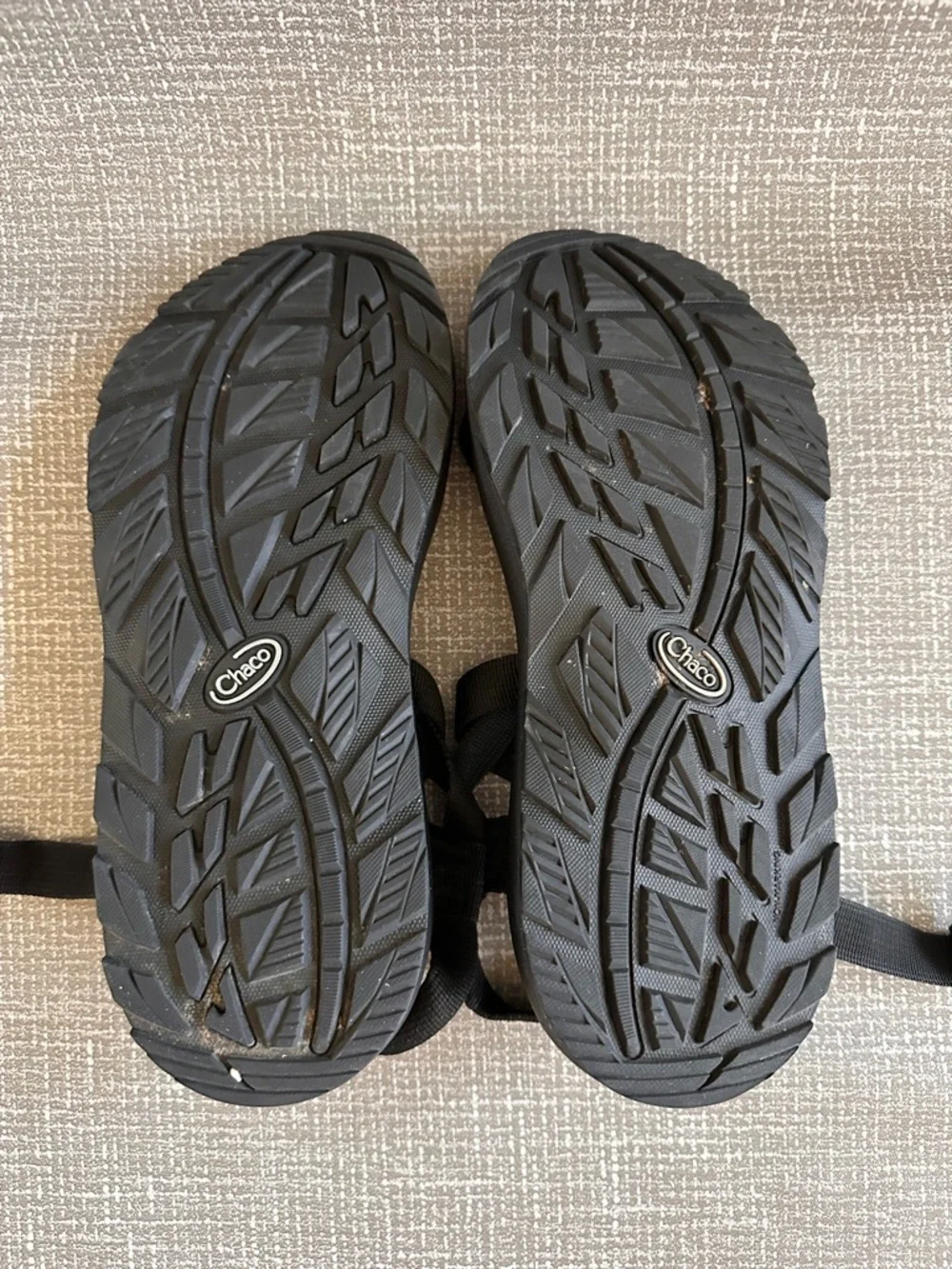Chaco Black Strappy Outdoor Sandals men’s size 9